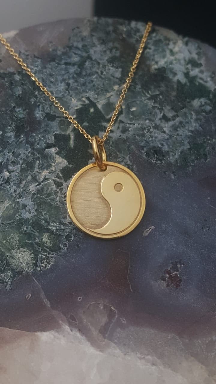 14K Solid Gold Yin Yang Halskette Personalisierter Charme 14K Solid Gold Yin Yang Halskette Personalisierter Charme von EvangelosJewels