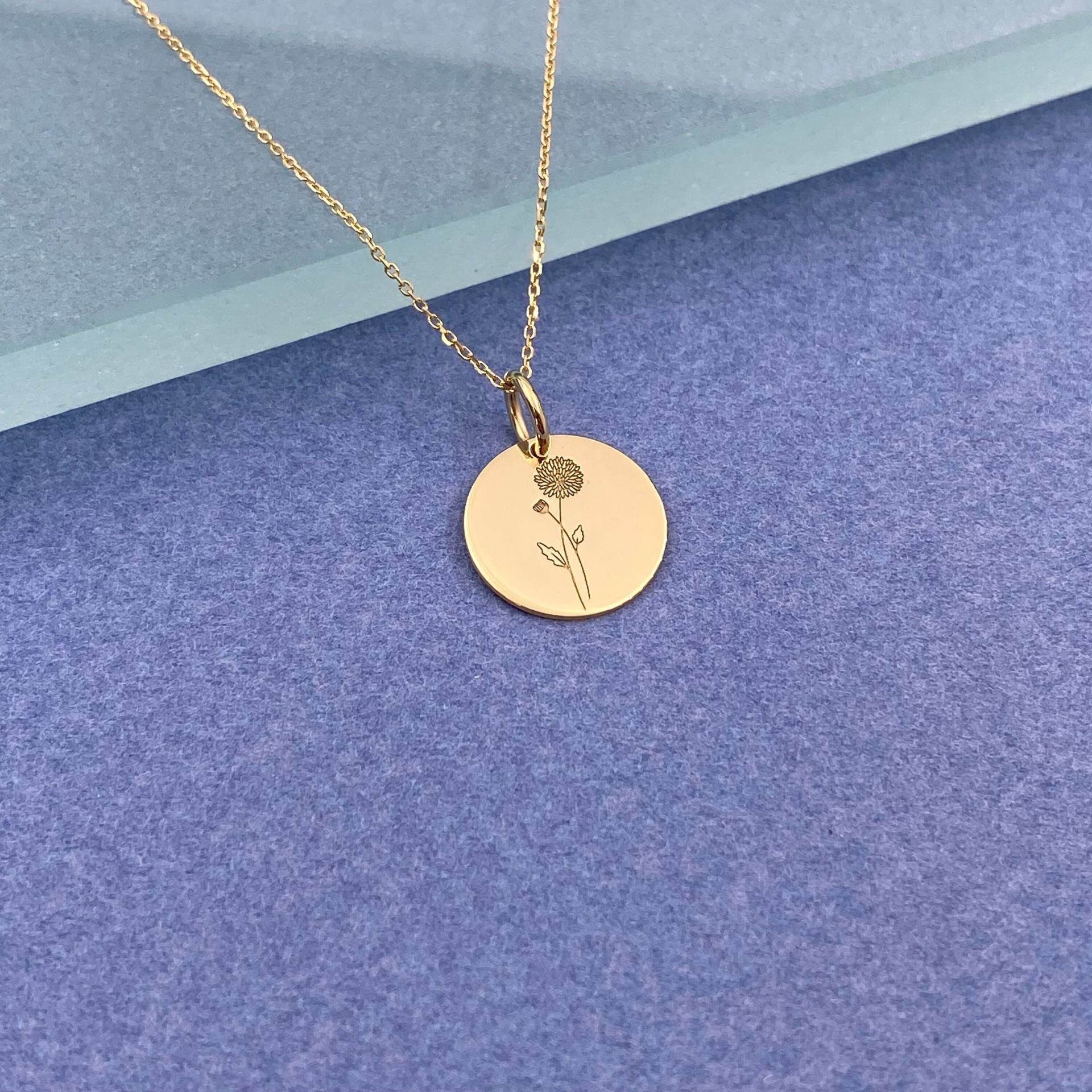 Zierliche 14K Gold Chrysantheme Halskette November Geburt Blumen Anhänger Zierliche 14K Gold Chrysantheme Halskette November Geburt Blumen Anhänger von EvangelosJewels