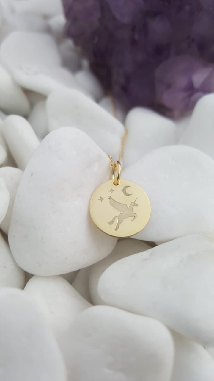 Zierliche 14K Solid Gold Einhorn Anhänger Halskette Personalisierter Charm Zierliche 14K Solid Gold Einhorn Anhänger Halskette Personalisierter Charm von EvangelosJewels