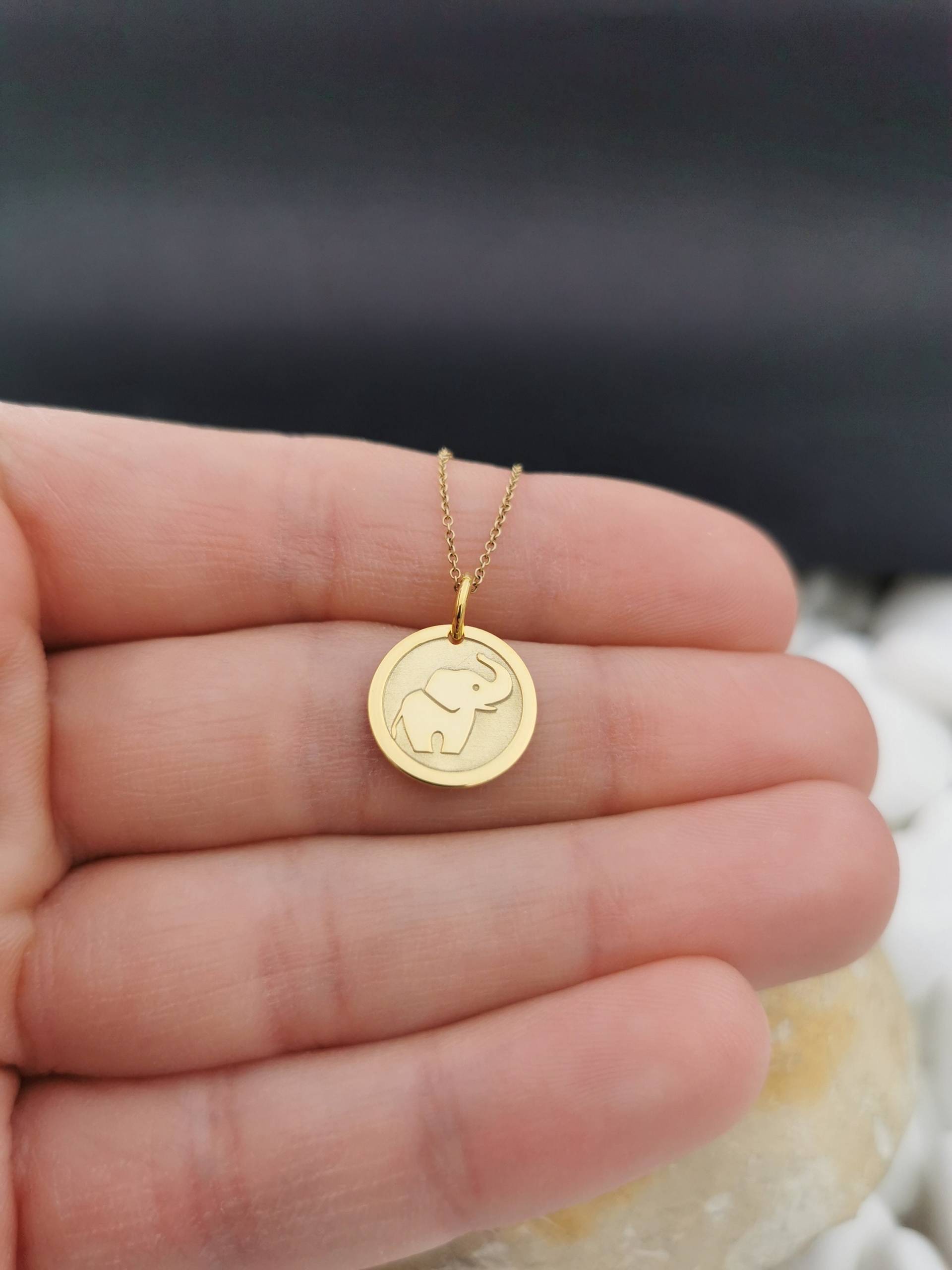 Zierliche 14K Solid Gold Elefant Halskette, Personalisierte Anhänger, Geist Tier Schmuck, Viel Glück Anhänger von EvangelosJewels