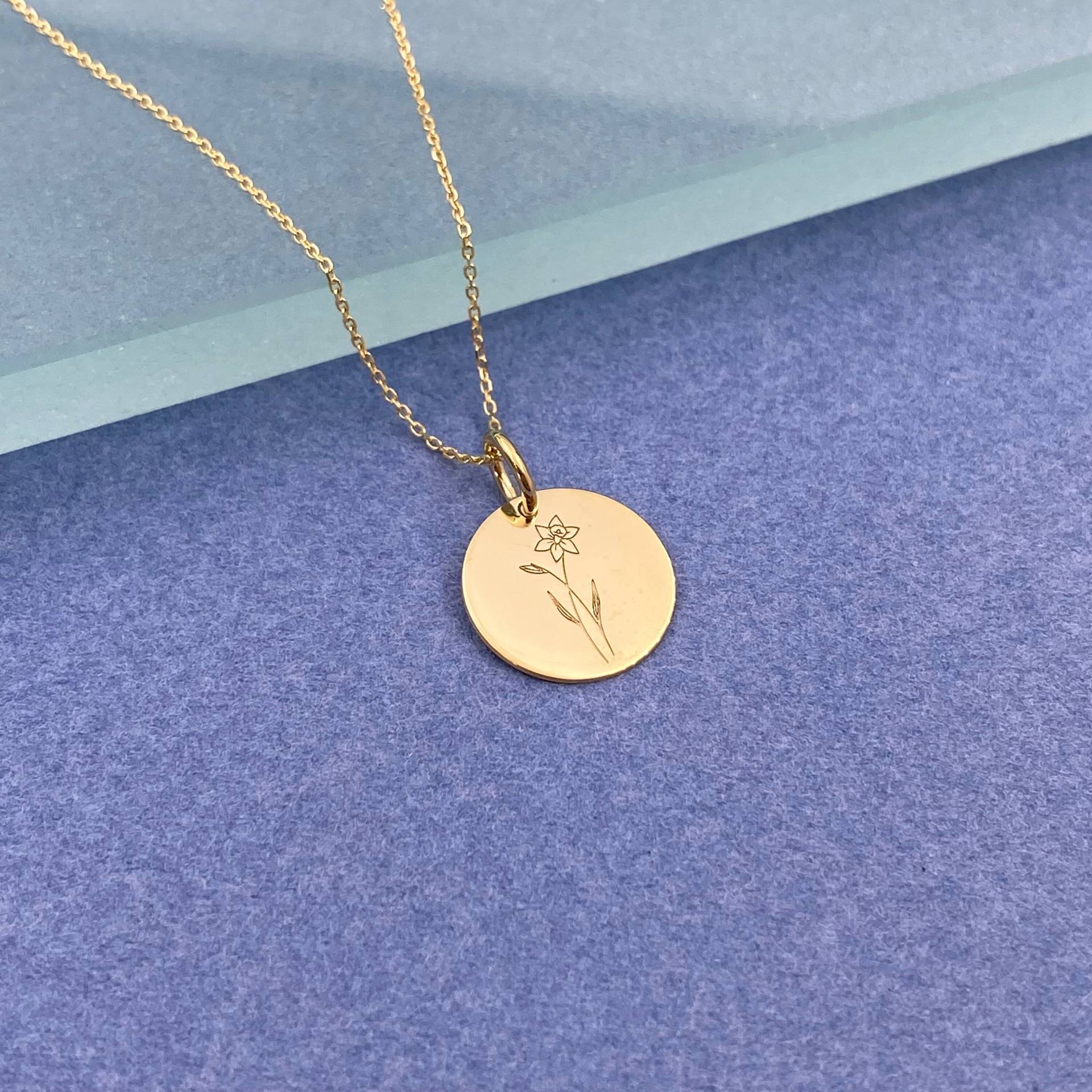 Zierliche 14K Solid Gold März Monat Blume Halskette, Personalisierte Narzissen Anhänger, Geburt Blume, Narzisse von EvangelosJewels