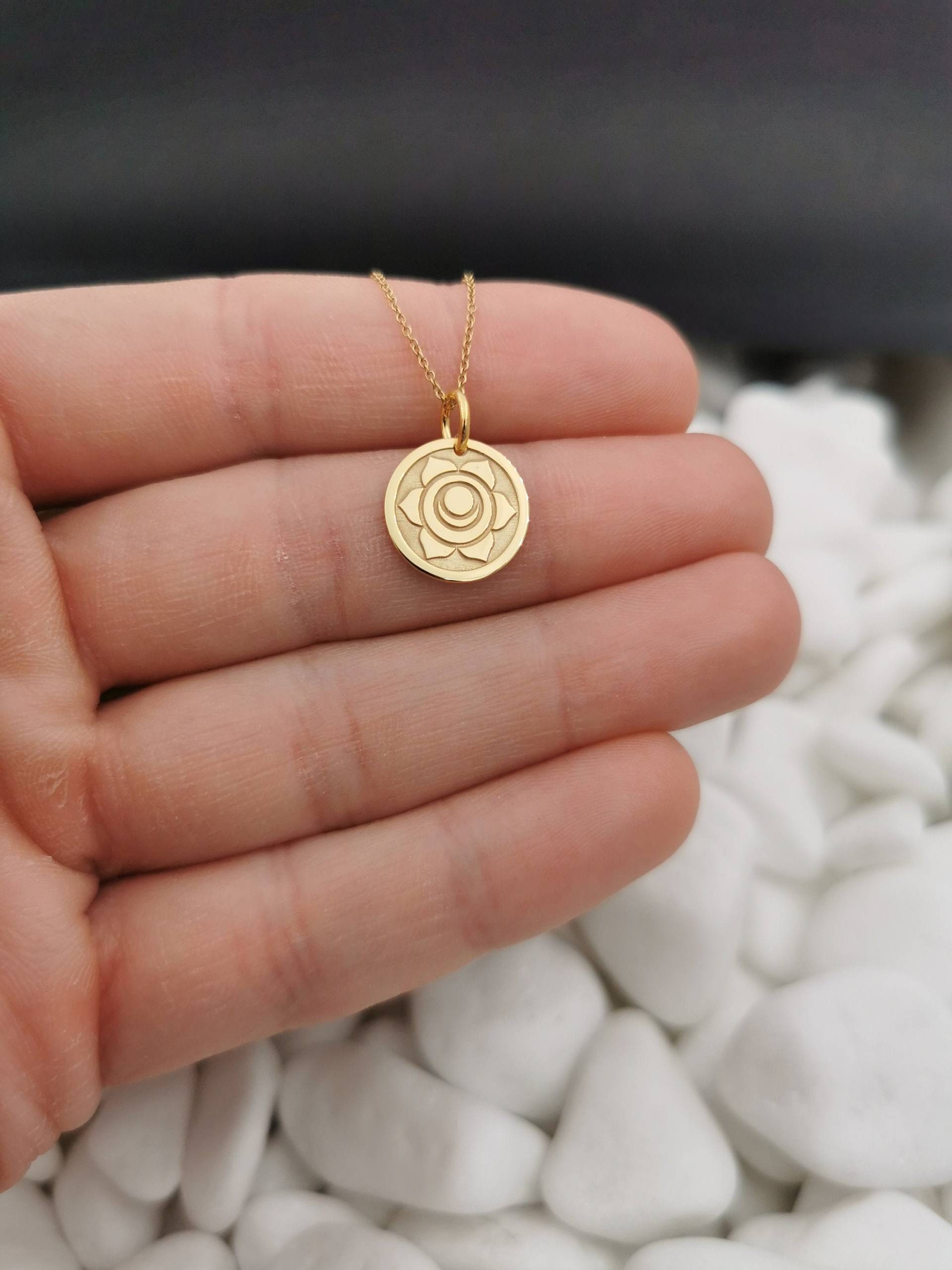 Zierliche 14K Solid Gold Sakral Chakra Halskette, Personalisierte Anhänger, Symbol Anhänger von EvangelosJewels