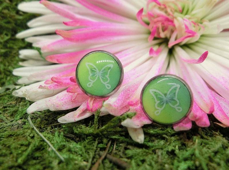 Grüner Schmetterling Ohrstecker/Hypoallergen Gelb Blau Frühling Ostergeschenk Naturliebhaber Weiß Silber Lünette Grüner Schmetterling Ohrstecker/Hypoallergen Gelb Blau Frühling Ostergeschenk Naturliebhaber Weiß Silber Lünette von EvasGardenOfNH