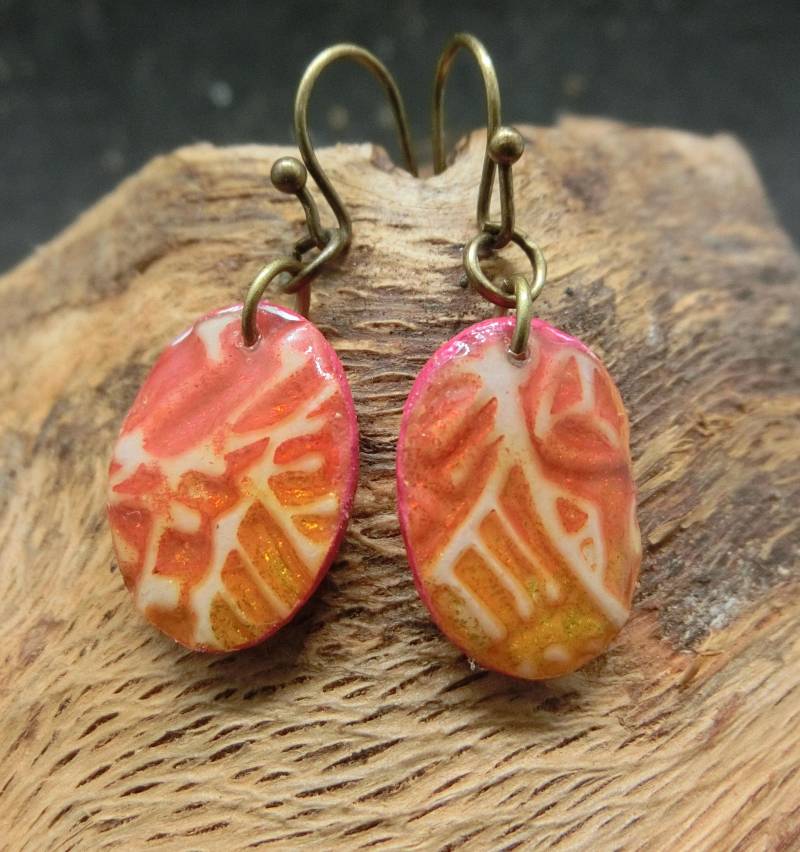 Orange Batik-stil Messing Baumeln Ohrringe Orange Batik-stil Messing Baumeln Ohrringe von EvasGardenOfNH
