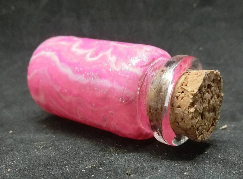 Rosa/Silber Mini Flasche - Glas, Kork. Polymer Clay Mit Blattsilber Rosa/Silber Mini Flasche - Glas, Kork. Polymer Clay Mit Blattsilber von EvasGardenOfNH