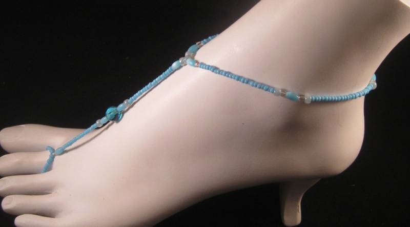 Blaue Fußsandale Mit Saatperlen, Strandsandale, Barfußsandale, Blaues Fußkettchen Zeh, Türkis Perlen Sandale Blaue Fußsandale Mit Saatperlen, Strandsandale, Barfußsandale, Blaues Fußkettchen Zeh, Türkis Perlen Sandale von EvelynBaubles