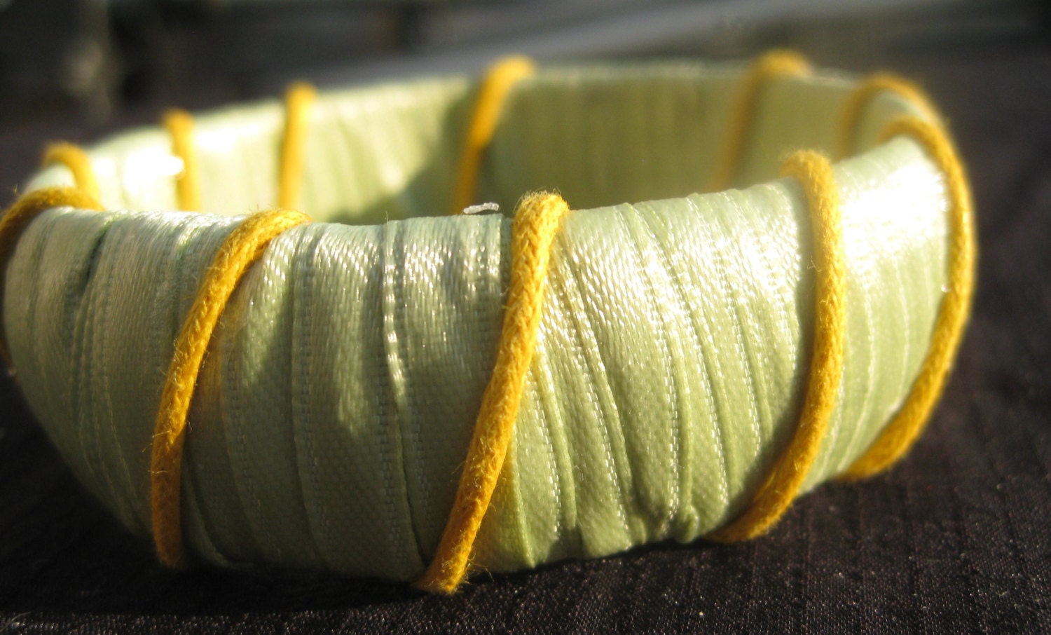 Limettengrüner Armreif, Gelber Kordelarmreif, Bindearmreif Aus Kunststoff, Wickelarmreif Lime Green, Stapelarmreif von EvelynBaubles