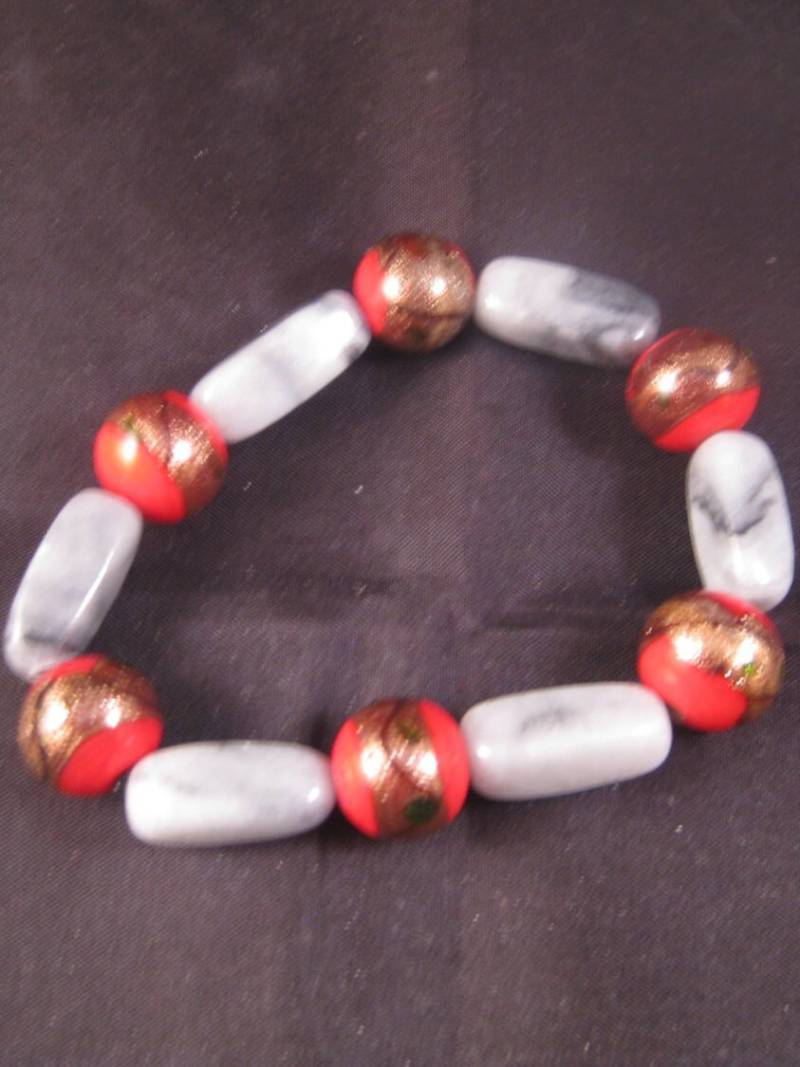 Rotgold Melierte Und Verwirbelte Perlen Graues Schweres Steinarmband von EvelynBaubles