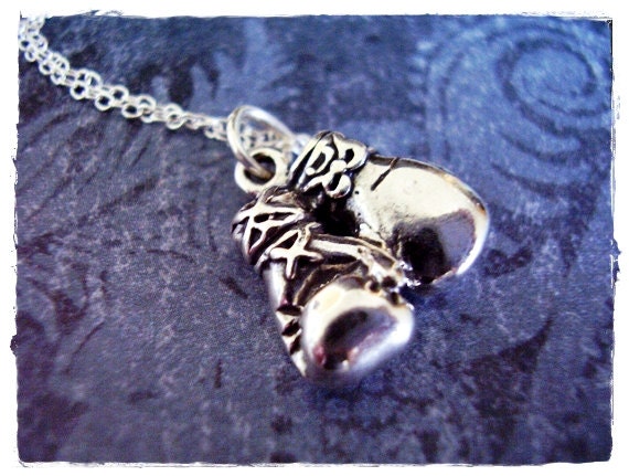 3D Boxhandschuhe Silberkette - 925 Sterling Silber Anhänger An Einer Zarten Kabelkette Oder von EvelynMaeCreations