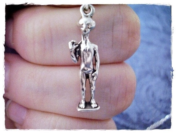 Alien Halskette - Sterling Silber Anhänger An Einer Zarten Kabelkette Oder von EvelynMaeCreations