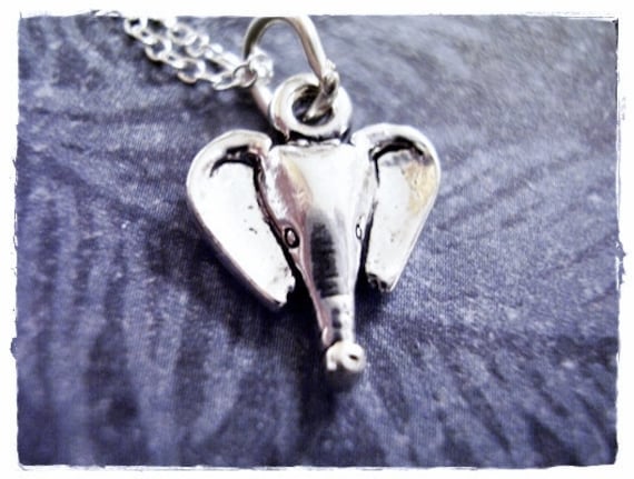 Feine Elefant Kopf Halskette - Sterling Silber Anhänger An Einer Zarten Kabelkette Oder von EvelynMaeCreations