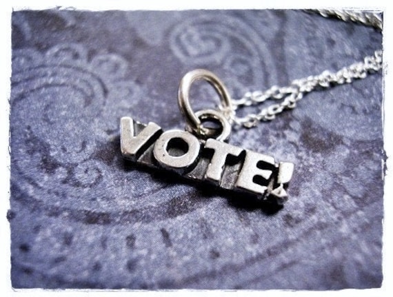 Feine Vote Halskette - Sterling Silber Anhänger An Einer Zarten Kabelkette Oder von EvelynMaeCreations