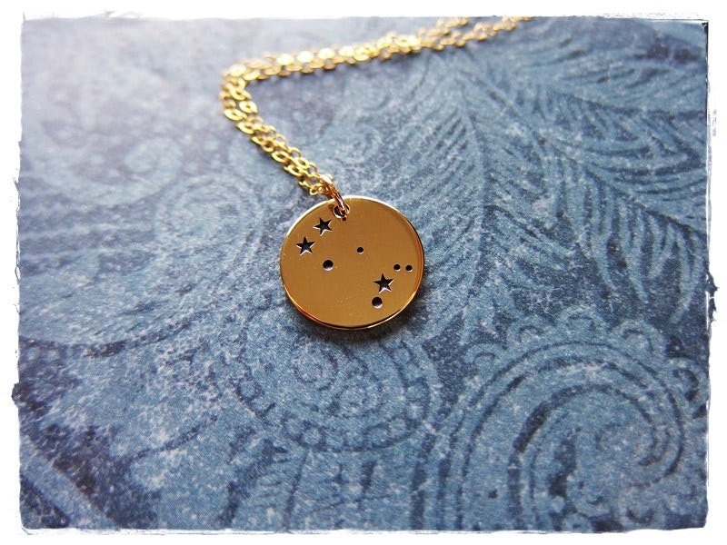 Gold Gemini Constellation Halskette - Bronze Charm An Einer Zarten 14Kt Gefüllten Kabelkette Oder Anhänger von EvelynMaeCreations
