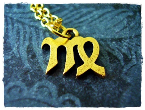 Gold Jungfrau Sternzeichen Halskette - Antiker Zinn Anhänger An Einer Zarten Vergoldeten Kabelkette Oder von EvelynMaeCreations