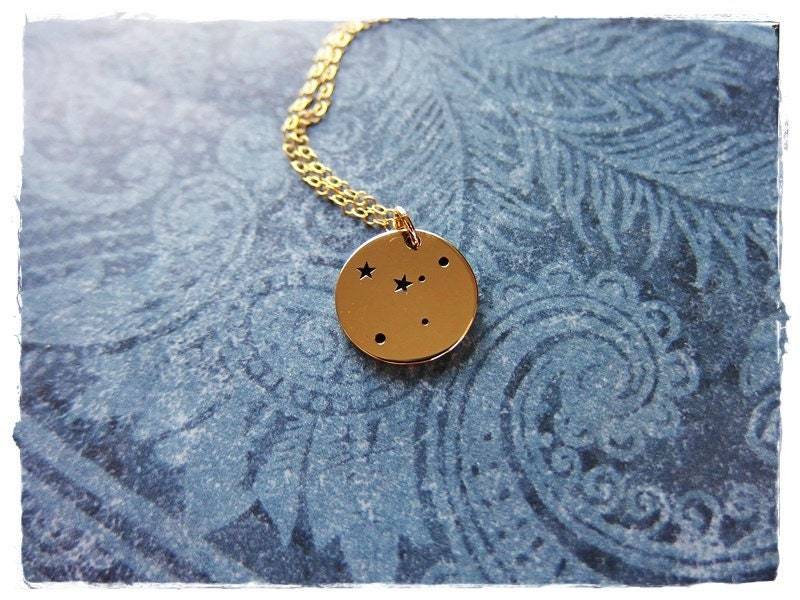 Gold Krebs Sternbild Halskette - Bronze Anhänger An Einer Zarten 14Kt Gefüllten Kabelkette Oder von EvelynMaeCreations