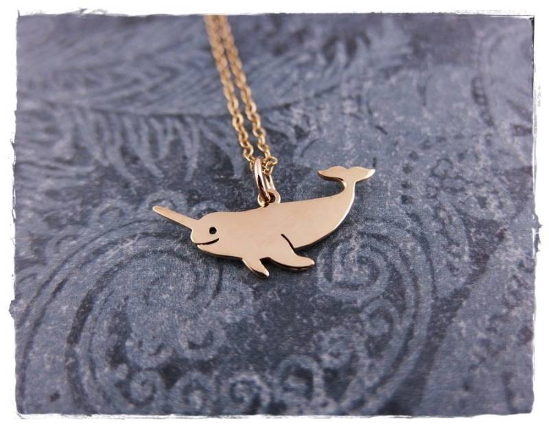 Gold Narwal Halskette - Bronze Anhänger An Einer Zarten 14Kt Gefüllten Kette Oder von EvelynMaeCreations