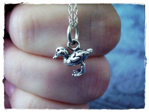Kleine Entchen Halskette - Sterling Silber Enten Anhänger An Einer Zarten Kabelkette Oder von EvelynMaeCreations