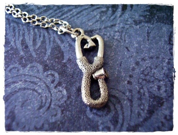 Kleine Stethoskop Halskette - Antiker Zinn Anhänger An Einer Zarten Edelstahl-Seilkette Oder von EvelynMaeCreations
