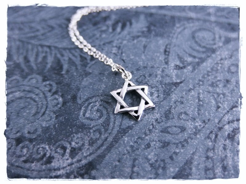 Kleiner Davidstern Halskette - Sterling Silber Anhänger An Einer Zarten Kabelkette Oder von EvelynMaeCreations