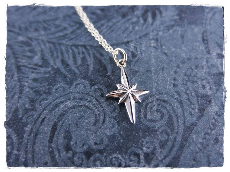Kleiner Nordstern Halskette - Sterling Silber Anhänger An Einer Zarten Kabelkette Oder von EvelynMaeCreations