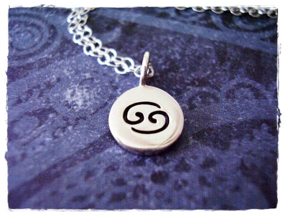 Krebs Horoskop Zeichen Halskette - Sterling Silber Anhänger An Einer Zarten Kabelkette Oder von EvelynMaeCreations