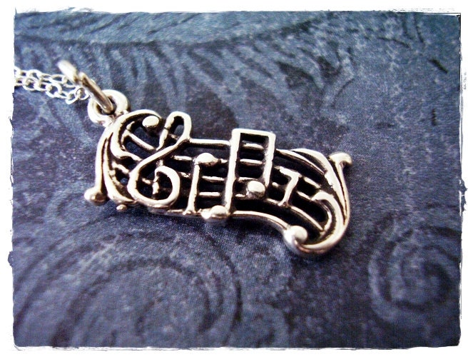 Musik Partitur Halskette - Sterling Silber Anhänger An Einer Zarten Kabelkette Oder von EvelynMaeCreations