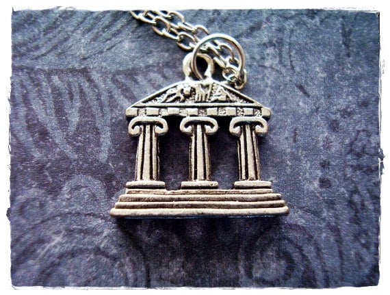 Parthenon Silberkette - Antiker Anhänger Aus Zinn An Einer Zarten Edelstahl-Seilkette Oder von EvelynMaeCreations