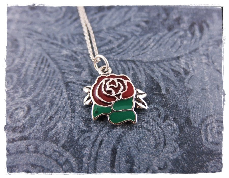 Rote Rose Halskette - Rot Und Grün Emaillierte Sterling Silber Charm Anhänger An Einer Zarten Kabelkette Oder von EvelynMaeCreations