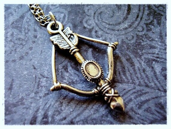 Rustikale Bogen Und Pfeil Halskette - Antiker Zinn Anhänger An Einer Zarten Edelstahl Kabelkette Oder Nur von EvelynMaeCreations