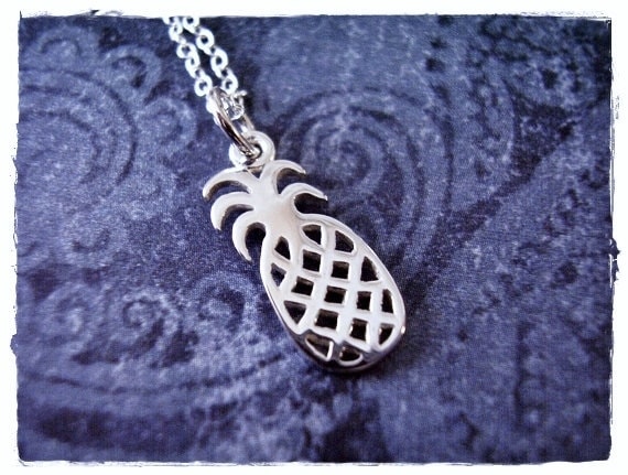 Silber Ananas Halskette - Sterling Anhänger An Einer Zarten Kabelkette Oder von EvelynMaeCreations