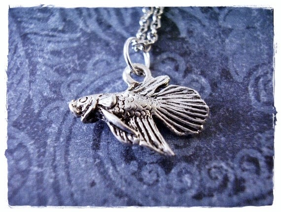 Silber Betta Fisch Halskette - Zinn Anhänger An Einer Zarten Edelstahl Kabelkette Oder Nur von EvelynMaeCreations