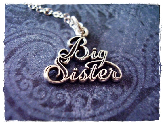 Silber Big Sister Halskette - Sterling Charm An Einer Zarten Kabelkette Oder von EvelynMaeCreations