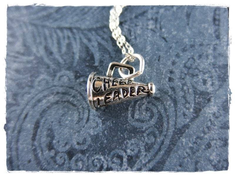 Silber Cheerleader Megaphon Halskette - Sterling Anhänger Auf Einer Zarten Kabel Kette Oder von EvelynMaeCreations