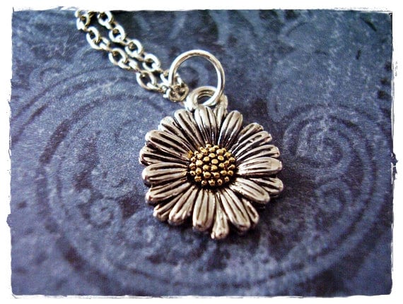 Silber Daisy Kette - Zweifarbiger Anhänger An Einer Zarten Edelstahlseilkette Oder Nur von EvelynMaeCreations