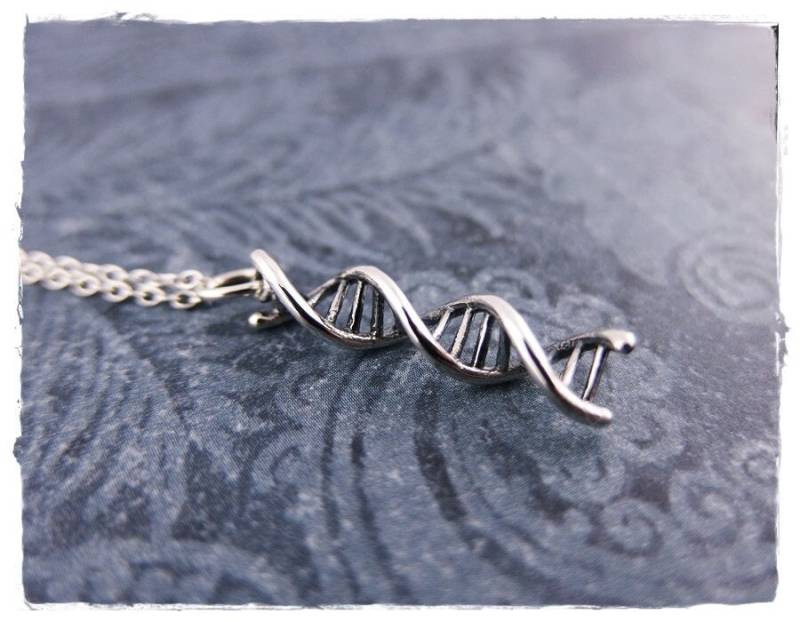 Silber Dna Doppelhelix Halskette - Sterling Anhänger An Einer Zarten Kabelkette Oder von EvelynMaeCreations
