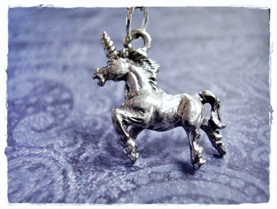 Silber Einhorn Halskette - Antiker Zinn Anhänger An Einer Zarten Edelstahl Kabelkette Oder Nur von EvelynMaeCreations