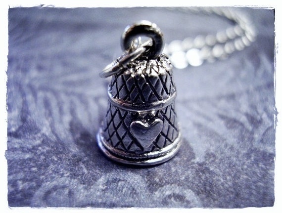 Silber Fingerhut Halskette - Zinn Anhänger An Einer Zarten Edelstahl Kabelkette Oder von EvelynMaeCreations