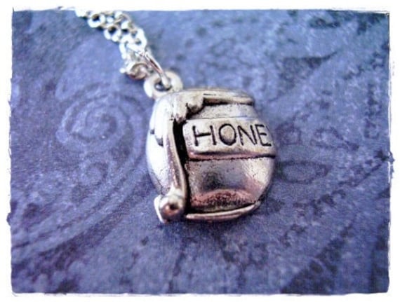 Silber Honig Topf Halskette - Antiker Zinn Anhänger An Einer Zarten Edelstahl Kabelkette Oder von EvelynMaeCreations