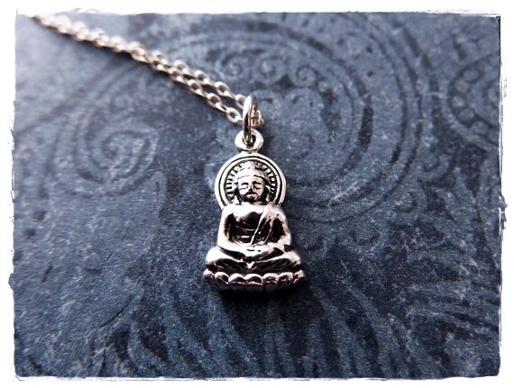 Silber Junger Buddha Halskette - Sterling Anhänger An Einer Zarten Kabelkette Oder von EvelynMaeCreations