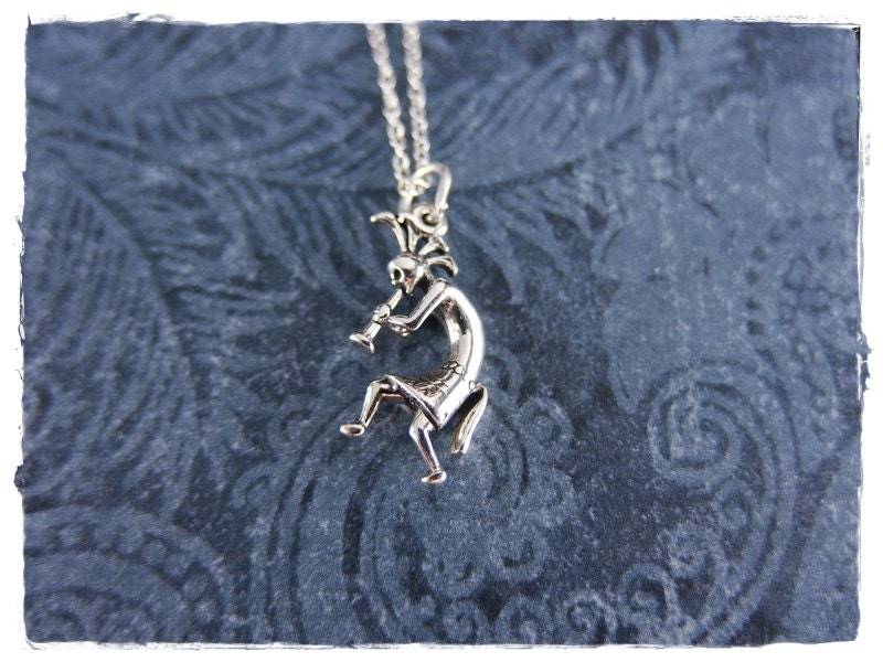 Silber Kokopelli Halskette - Sterling Anhänger An Einer Zarten Kabelkette Oder von EvelynMaeCreations