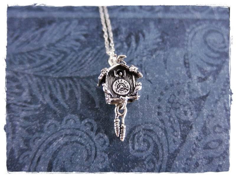 Silber Kuckucksuhr Anhänger - Sterling An Einer Zarten Kabelkette von EvelynMaeCreations