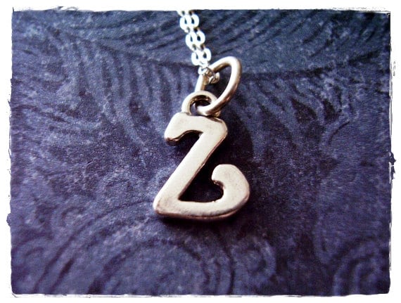 Silber Kursive Z Initial Halskette - Sterling Kursiver Anhänger An Einer Zarten Kabelkette Oder von EvelynMaeCreations