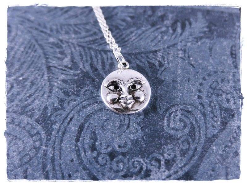 Silber Mann Im Mond Halskette - Sterling Anhänger An Einer Zarten Kabelkette Oder von EvelynMaeCreations