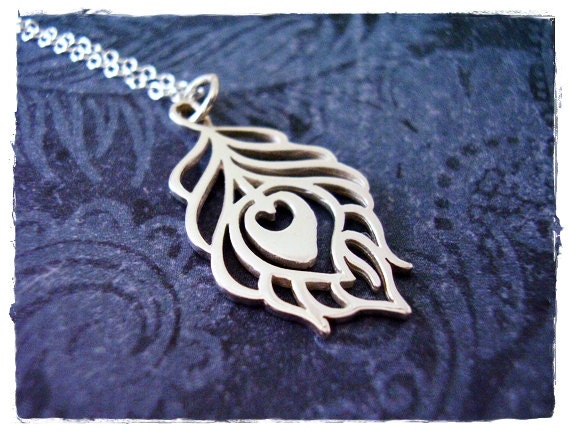 Silber Pfauenfeder Halskette - Sterling Anhänger An Einer Zarten Kabelkette Oder von EvelynMaeCreations