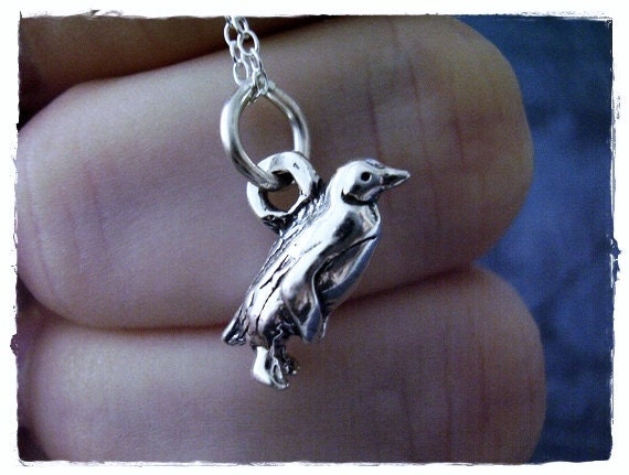 Silber Pinguin Halskette - Sterling Anhänger An Einer Zarten Kabelkette Oder von EvelynMaeCreations