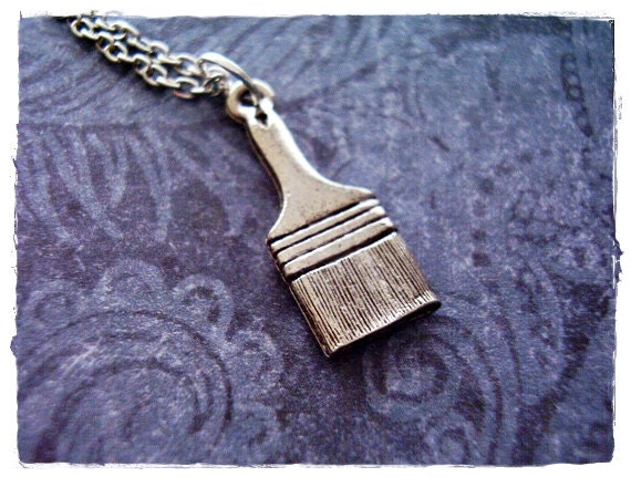 Silber Pinsel Halskette - Antiker Zinn Anhänger An Einer Zarten Edelstahl Kabelkette Oder von EvelynMaeCreations