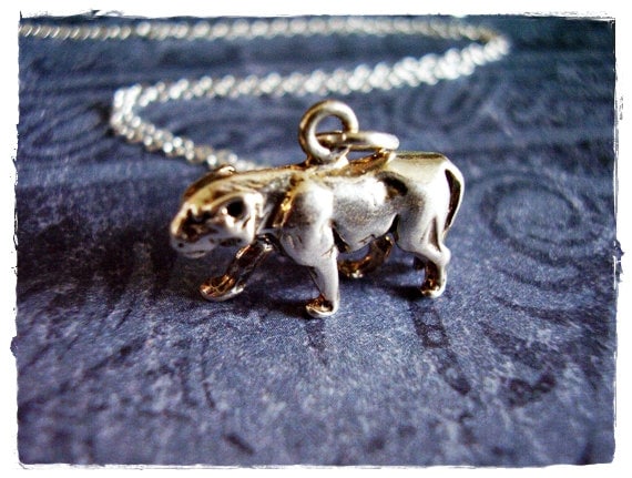 Silber Puma Halskette - Sterling Anhänger An Einer Zarten Kabelkette Oder von EvelynMaeCreations