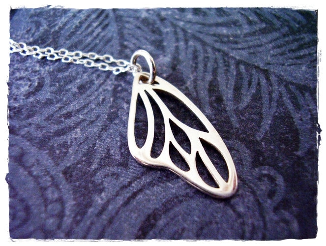 Silber Schmetterling Flügel Halskette - Sterling Anhänger An Einer Zarten Kabelkette Oder von EvelynMaeCreations