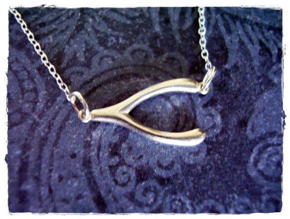 Silber Seitlich Wishbone Halskette - Sterling Anhänger An Einer Zarten Kabelkette Oder von EvelynMaeCreations