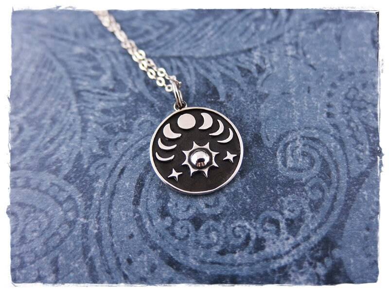 Silber Sonne Und Mond Halskette - Sterling Phasen Anhänger An Einer Zarten Kabelkette Oder von EvelynMaeCreations